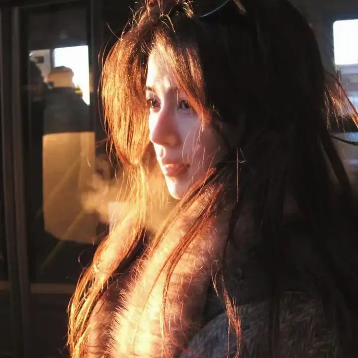 甜诱成瘾，年下弟弟又野又凶